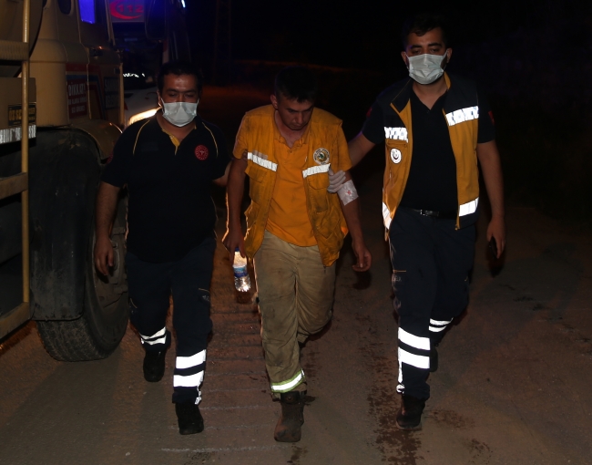 Hassa'da orman yangını: 2 itfaiye eri dumandan etkilendi